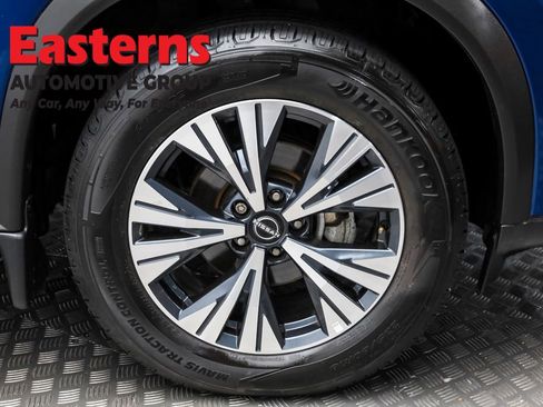 Used 2022 Nissan Rogue SV image 30