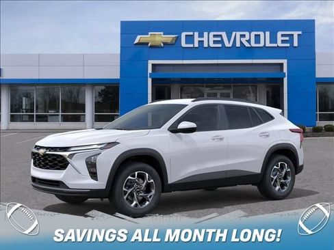 New 2026 Chevrolet Trax LT w/ Driver Confidence Package FWD image 2