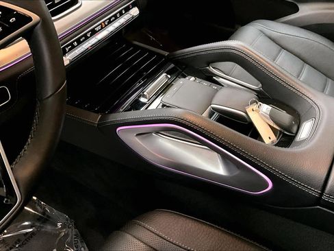 Used 2024 Mercedes-Benz GLE 450e 4MATIC image 17