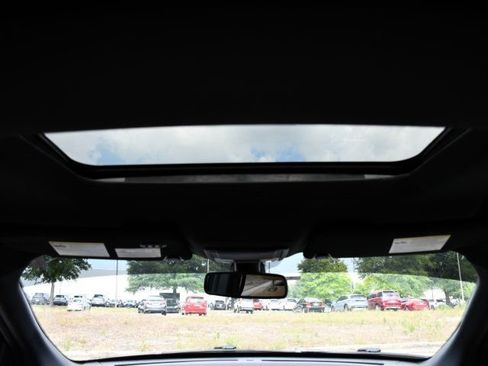 Used 2017 Ford Explorer Limited w/ Equipment Group 301A AWD/4WD image 29