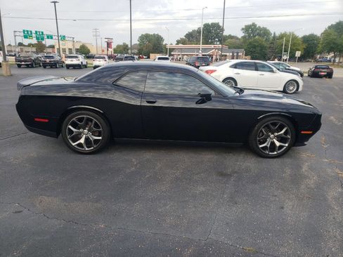 Used 2015 Dodge Challenger R/T w/ Quick Order Package 28B R/T image 4