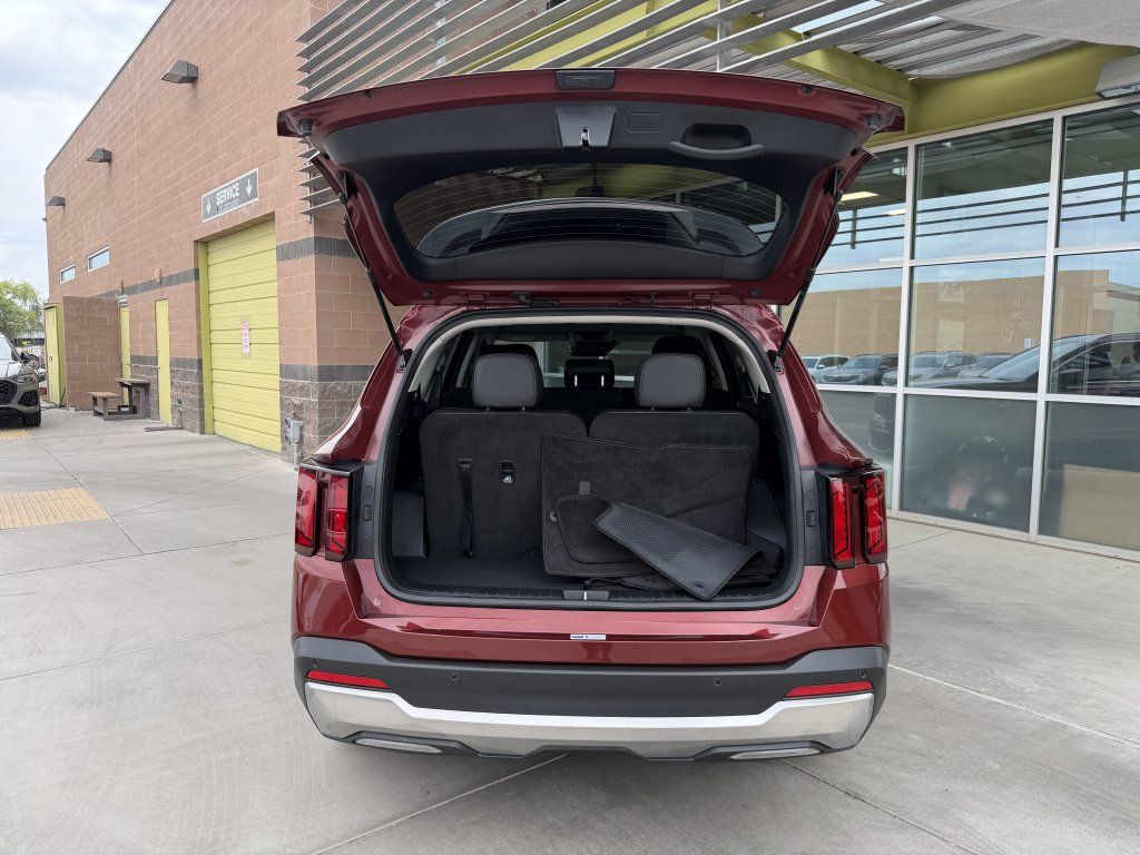 Used 2024 Kia Sorento S FWD image 36