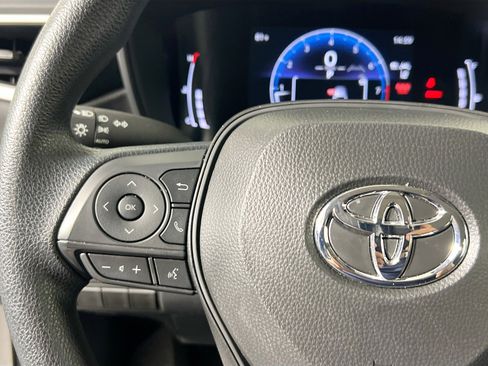 Used 2026 Toyota Corolla LE FWD image 17