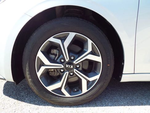 Used 2019 Kia Forte LXS image 9