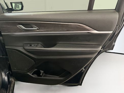 Used 2023 Jeep Grand Cherokee L Limited w/ Trailer Tow Group (B) image 34