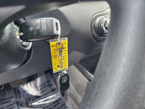 Used 2017 Kia Sorento FWD image 18