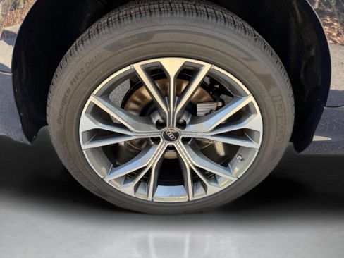 Certified 2025 Audi Q8 Premium w/ Convenience Package image 7