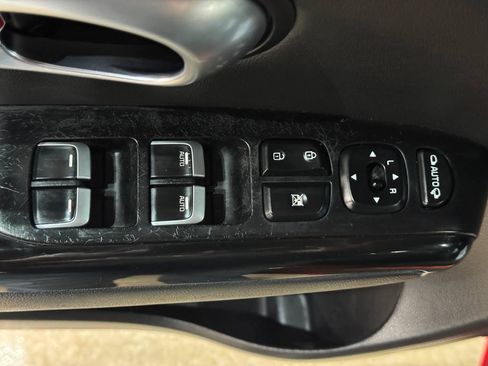Used 2018 Kia Soul ! w/ Tech Package FWD image 17