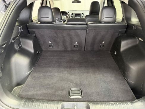 Used 2019 Jeep Cherokee Latitude Plus AWD/4WD image 31