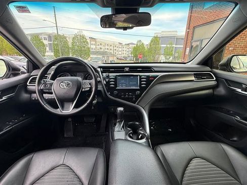 Used 2018 Toyota Camry SE image 22