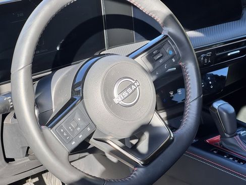 Certified 2025 Nissan Kicks SR image 15