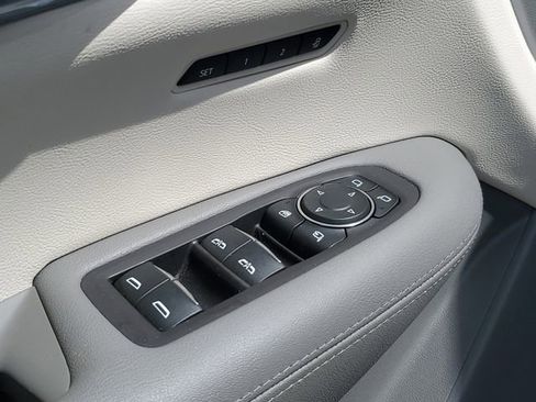 Used 2020 Cadillac XT5 Premium Luxury w/ LPO, Floor Liner Package image 22