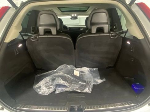 Used 2023 Volvo XC90 B5 Core AWD/4WD image 8