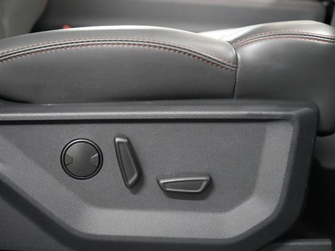 Certified 2025 Ford Expedition Active AWD/4WD image 34