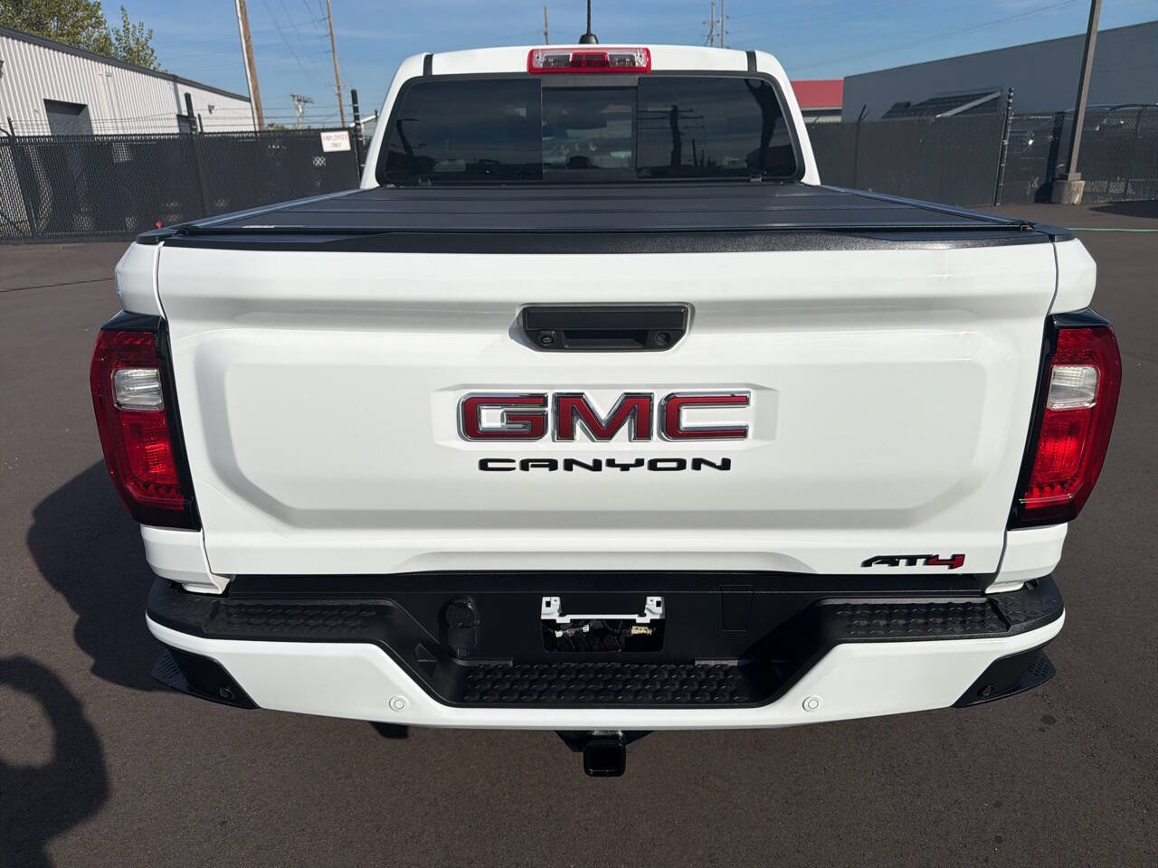 Used 2024 GMC Canyon AT4 w/ AT4 Premium Package AWD/4WD image 8