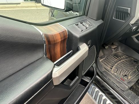 Used 2015 Ford F150 Lariat w/ Equipment Group 502A Luxury image 15