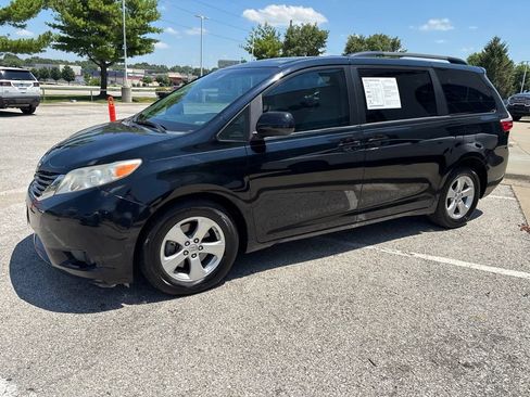 Used 2017 Toyota Sienna LE FWD image 15