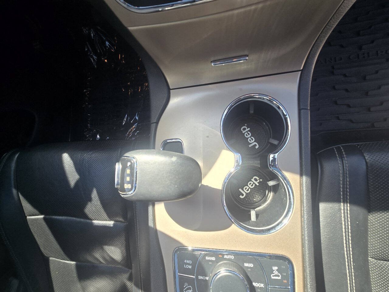 Used 2014 Jeep Grand Cherokee Overland w/ Advanced Technology Group AWD/4WD image 51