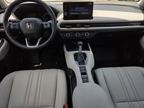 Used 2026 Honda HR-V EX-L image 8