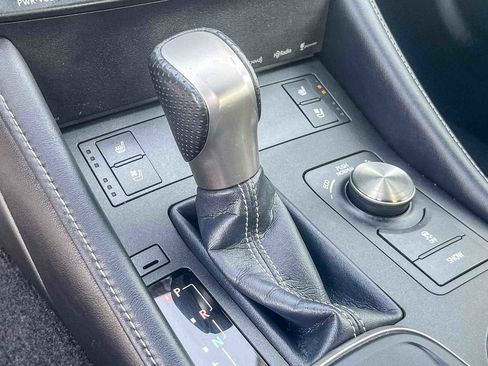 Used 2016 Lexus RC 200t image 18