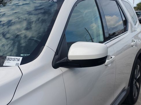 Used 2025 Honda Pilot Touring image 5