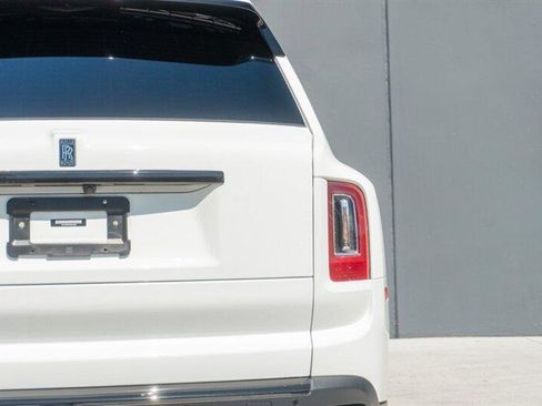 Used 2024 Rolls-Royce Cullinan Black Badge image 57