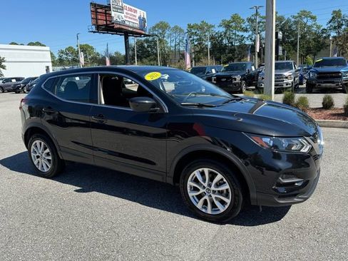 Used 2021 Nissan Rogue Sport S image 16