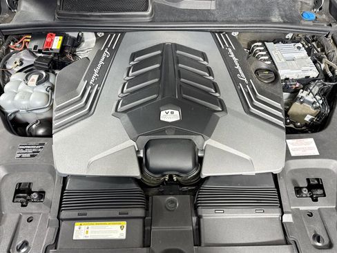 Used 2020 Lamborghini Urus image 39