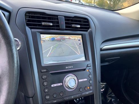 Used 2018 Ford Fusion Titanium FWD image 28