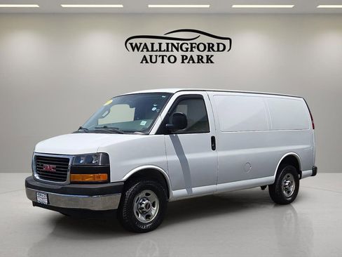 Used 2017 GMC Savana 2500 RWD image 1