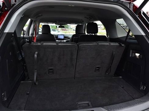 Used 2023 Ford Explorer XLT w/ Equipment Group 202A AWD/4WD image 24