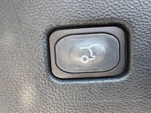 Used 2018 Ford Edge SEL w/ Equipment Group 201A AWD/4WD image 9