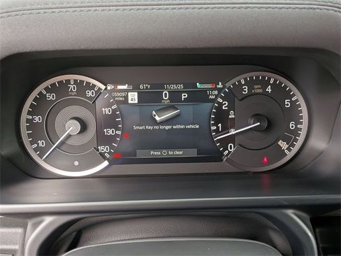 Used 2023 Land Rover Defender 110 X-Dynamic SE image 18