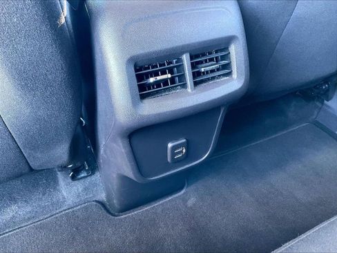 Used 2024 Chevrolet Equinox LT image 25