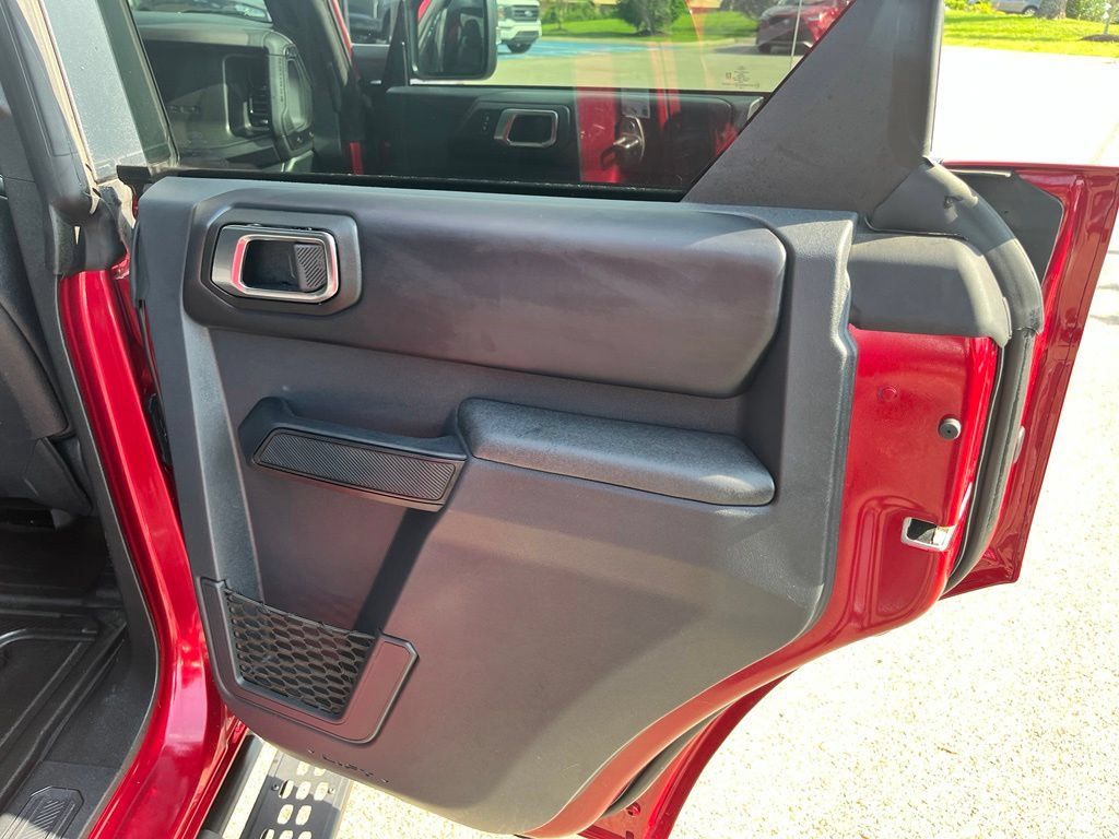 Used 2025 Ford Bronco Badlands AWD/4WD image 9