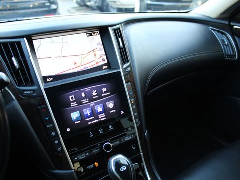 Used 2019 INFINITI Q50 Luxe w/ Essential Package (3.0T Luxe) image 8