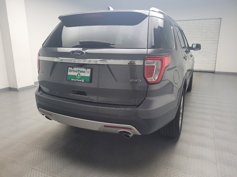 Used 2016 Ford Explorer XLT w/ Equipment Group 202A AWD/4WD image 7