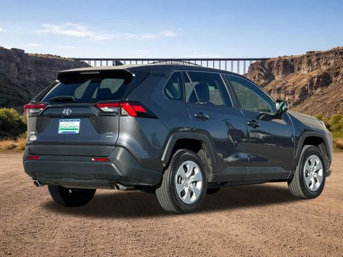 Used 2024 Toyota RAV4 LE AWD/4WD image 3