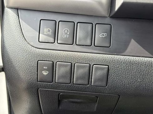 Used 2018 Toyota Highlander Plus FWD image 26
