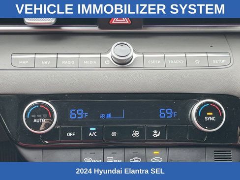 Used 2024 Hyundai Elantra SEL image 5