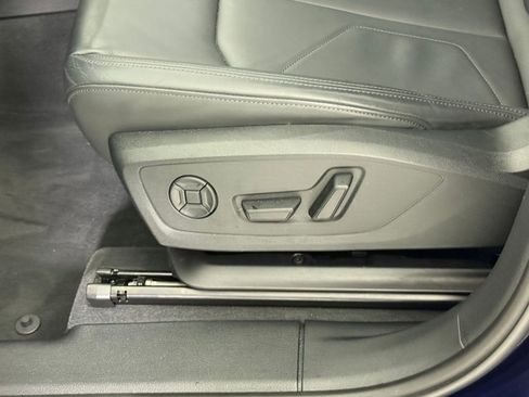 Certified 2025 Audi Q3 2.0T Premium w/ Convenience Package image 15