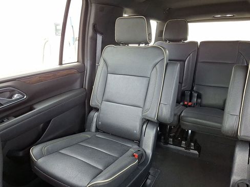 Used 2023 Chevrolet Suburban Premier RWD image 13