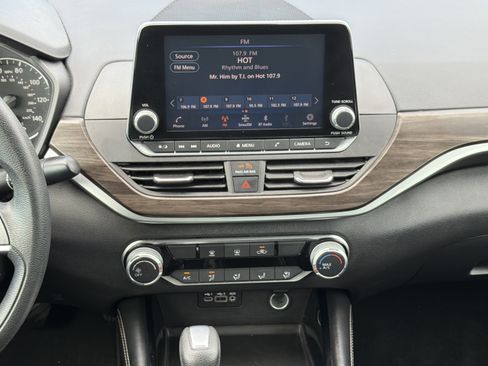 Used 2023 Nissan Altima 2.5 SV FWD image 15