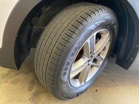 Used 2018 Hyundai Santa Fe Sport FWD image 11