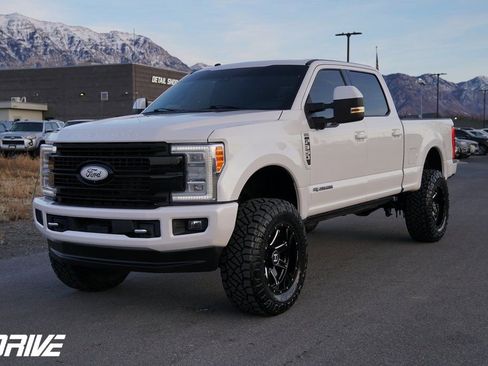 Used 2017 Ford F350 Platinum w/ Platinum Ultimate Package image 6