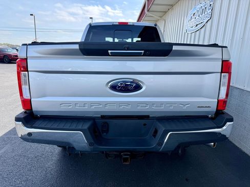 Used 2017 Ford F250 Lariat w/ Chrome Package image 4