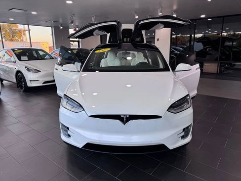 Used 2016 Tesla Model X 90D image 9