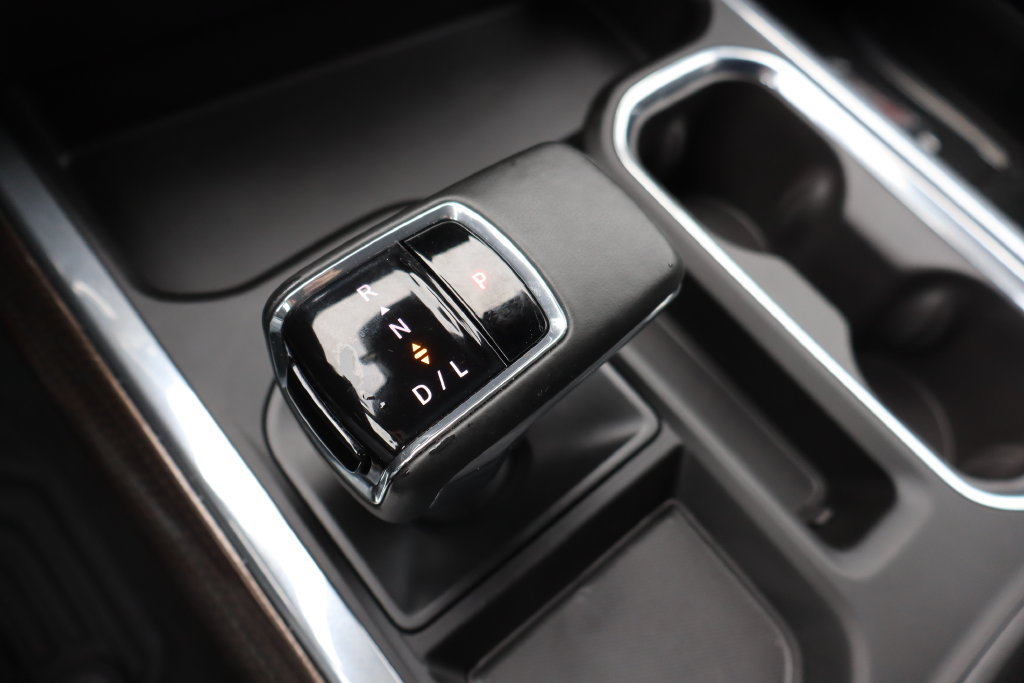 Used 2025 Chevrolet Silverado 1500 LT Trail Boss w/ Dark Appearance Package AWD/4WD image 9