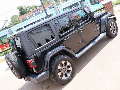 Used 2019 Jeep Wrangler Unlimited Sahara w/ Dual Top Group AWD/4WD image 8