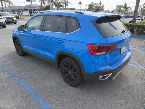 Used 2022 Volkswagen Taos SE image 5